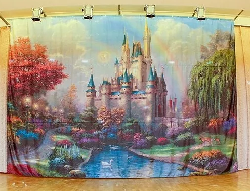 Широкоформатная печать для оформления зала