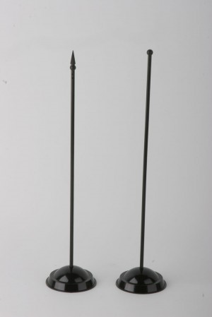 Черная пластиковая подставка